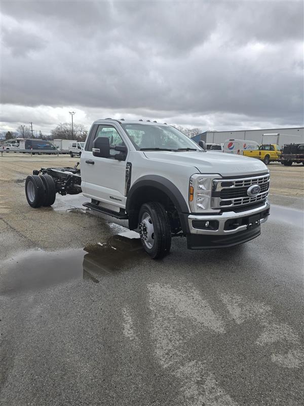 2025 Ford F-450 Regular Cab DRW 4x2 Cab Chassis for sale #1872409 - photo 1