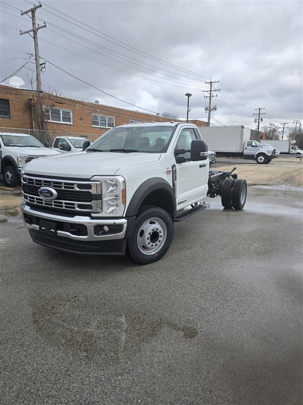 2025 Ford F-450 Regular Cab DRW 4x2 Cab Chassis for sale #1872409 - photo 3