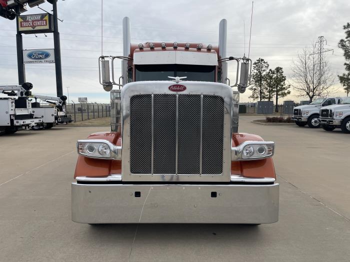 2024 Peterbilt 389-2