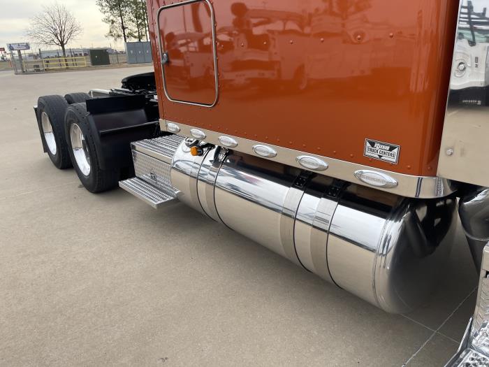2024 Peterbilt 389-5