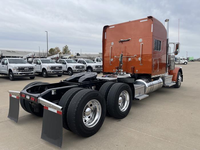 2024 Peterbilt 389-9