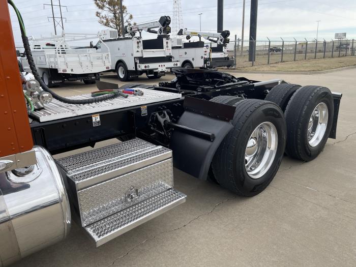 2024 Peterbilt 389-14