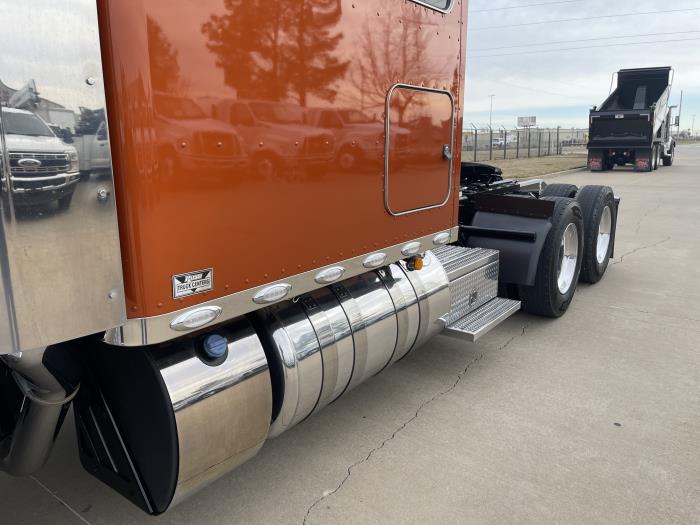 2024 Peterbilt 389-15