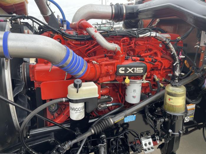 2024 Peterbilt 389-28