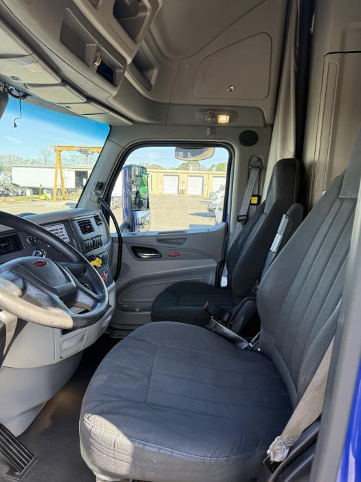2022 Peterbilt 579-9