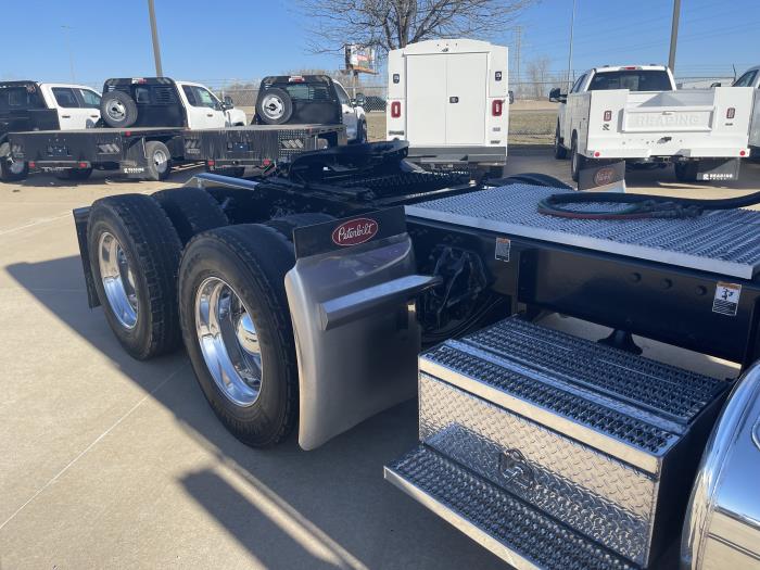 2024 Peterbilt 389-6