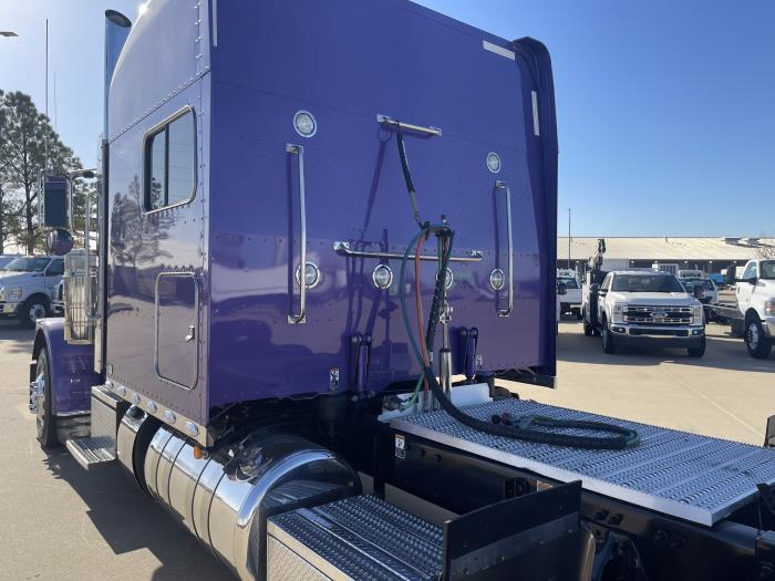 2024 Peterbilt 389-13