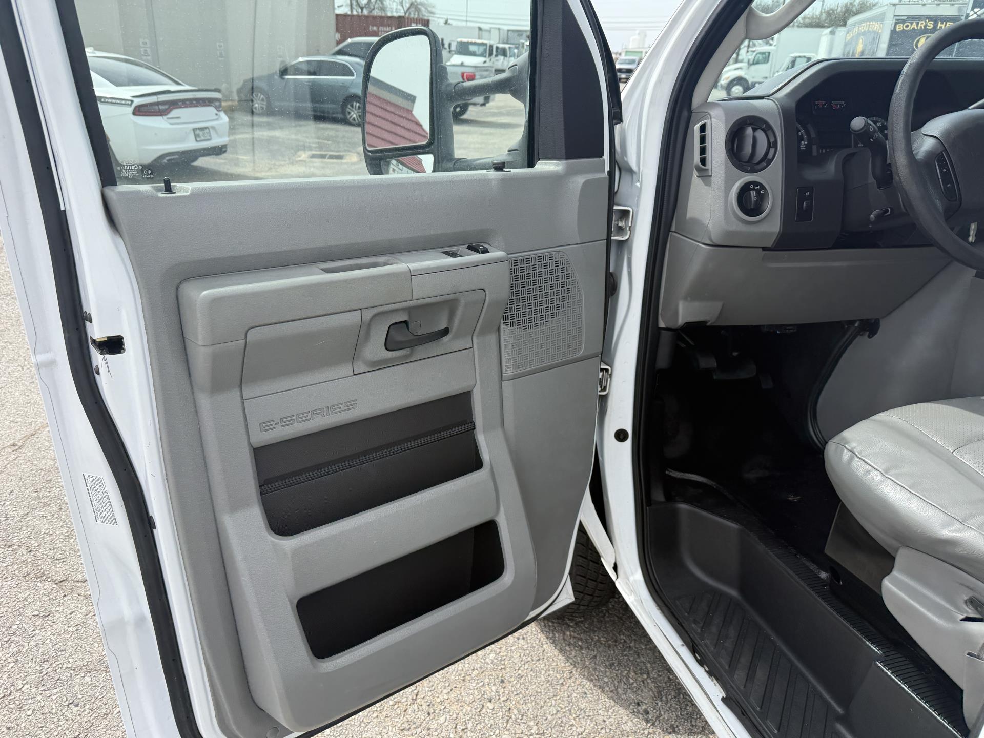 2019 Ford E-450 RWD Box Van for sale #1873427 - photo 8