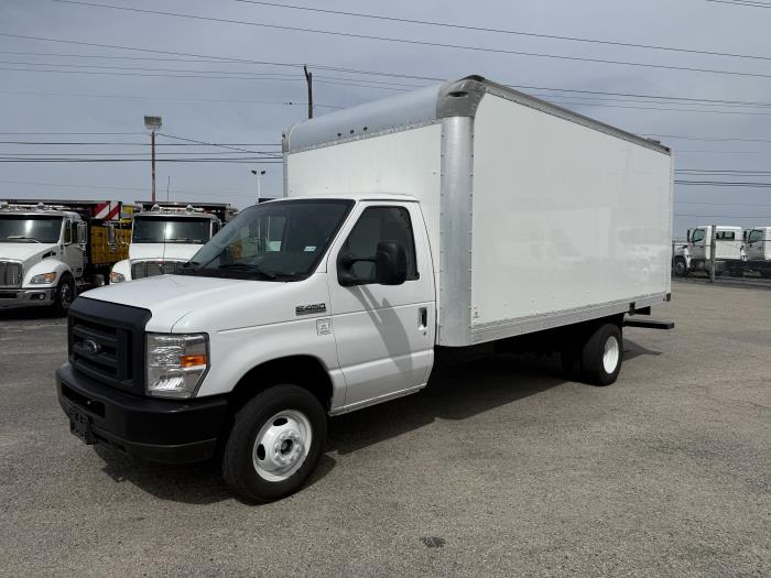 2019 Ford E-450-1