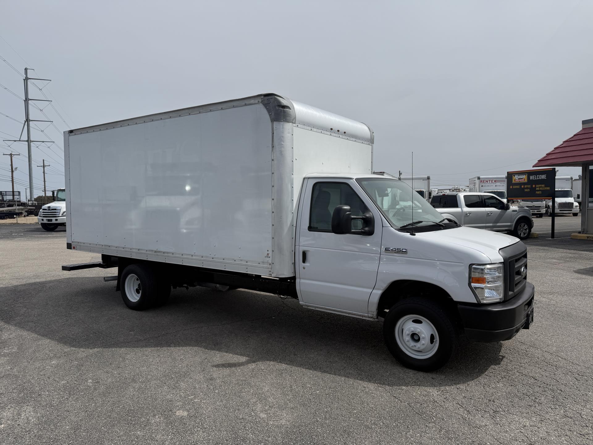 2019 Ford E-450 RWD Box Van for sale #1873427 - photo 17