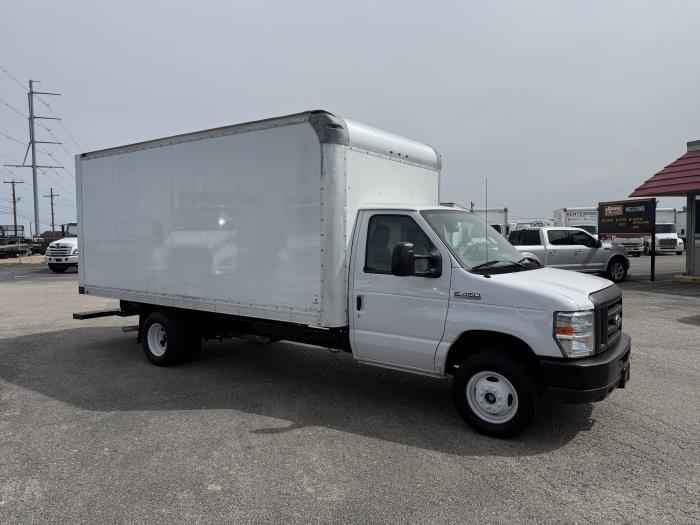 2019 Ford E-450-16