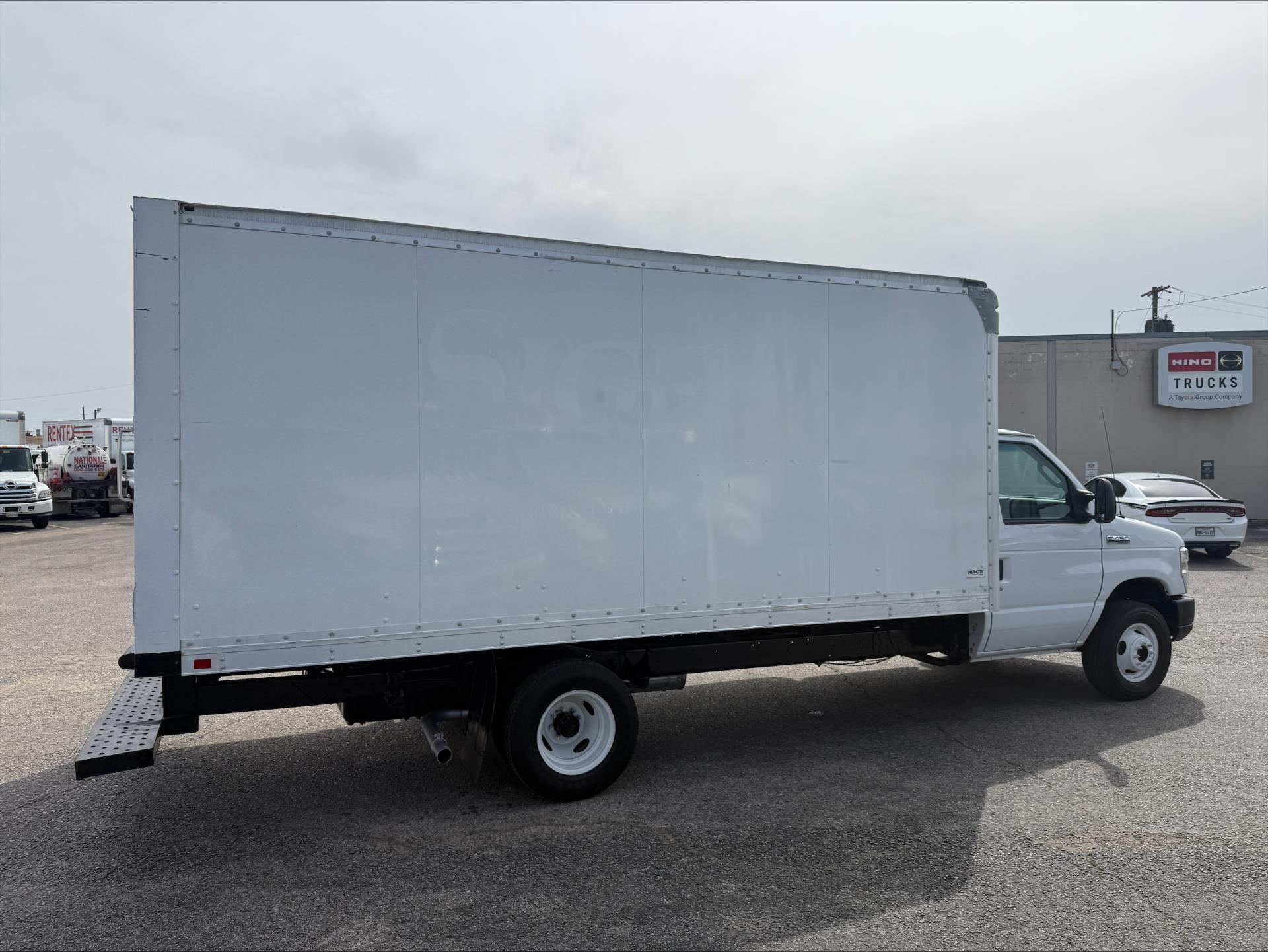 2019 Ford E-450 RWD Box Van for sale #1873426 - photo 10