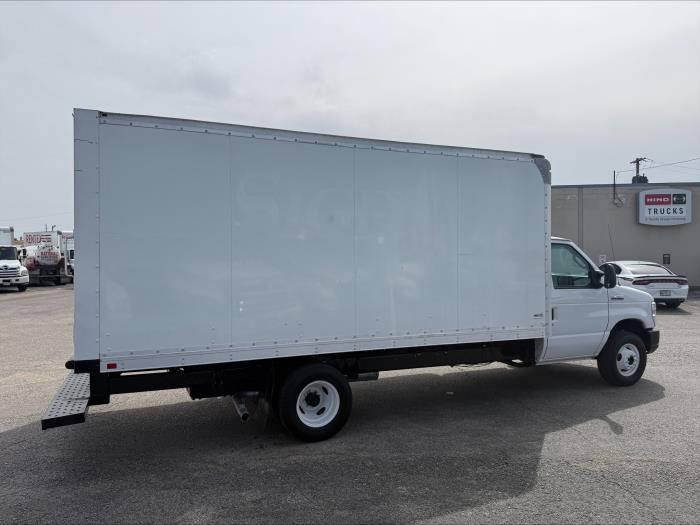 2019 Ford E-450-9
