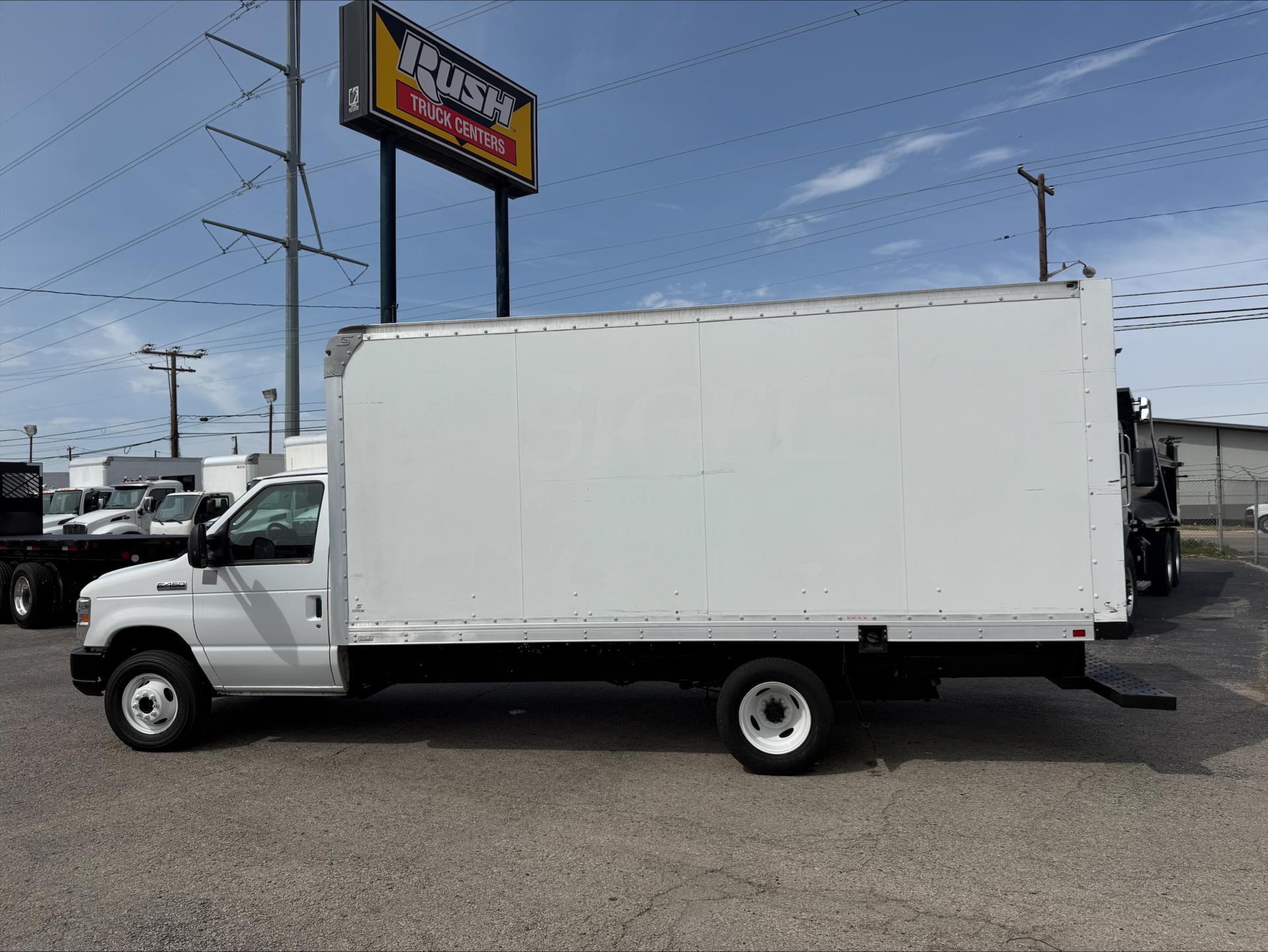 2019 Ford E-450 RWD Box Van for sale #1873426 - photo 11