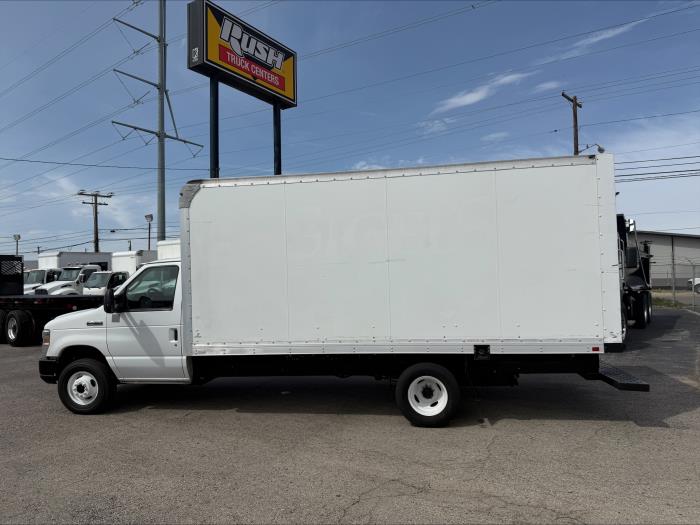 2019 Ford E-450-10