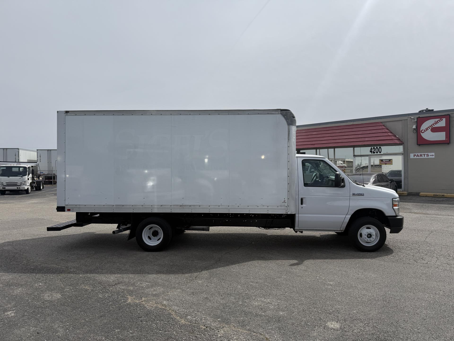 2019 Ford E-450 RWD Box Van for sale #1873427 - photo 18