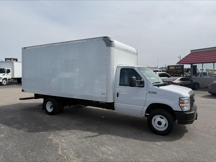 2019 Ford E-450-13