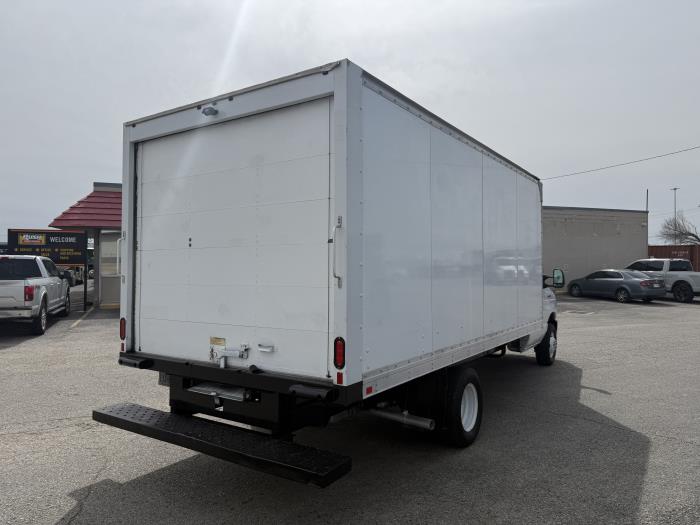 2019 Ford E-450-19