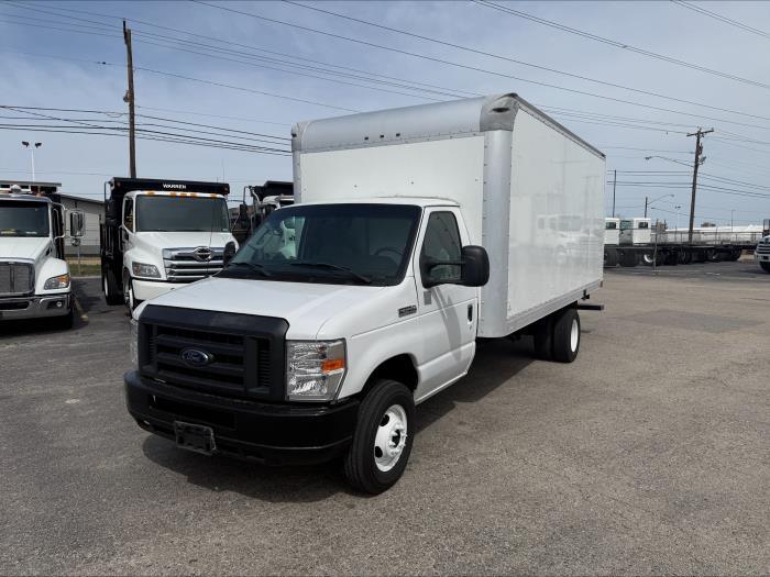 2019 Ford E-450-15