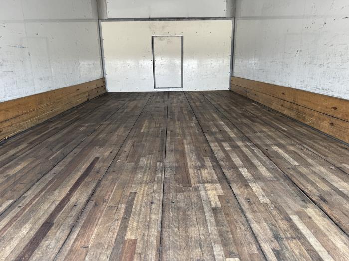 2019 Ford E-450-21