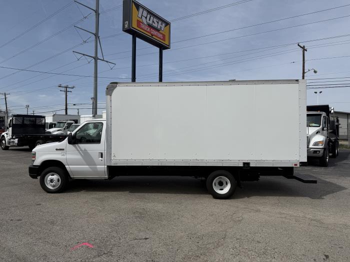 2019 Ford E-450-25