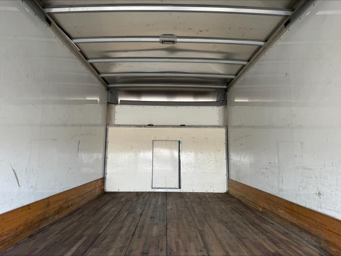 2019 Ford E-450-29
