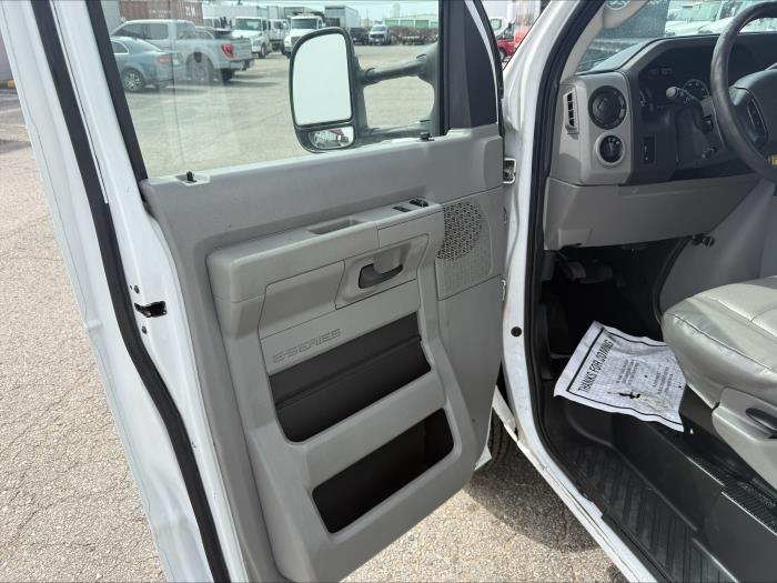 2019 Ford E-450-30
