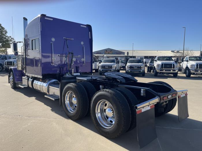 2024 Peterbilt 389-11