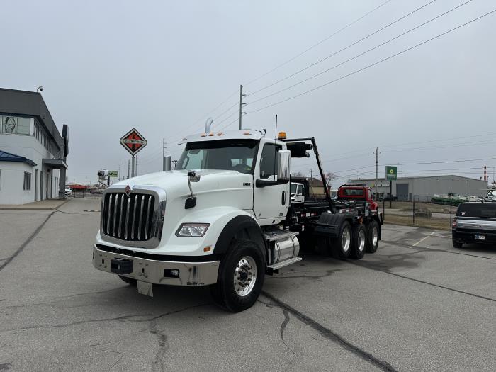 2023 International HX620-1