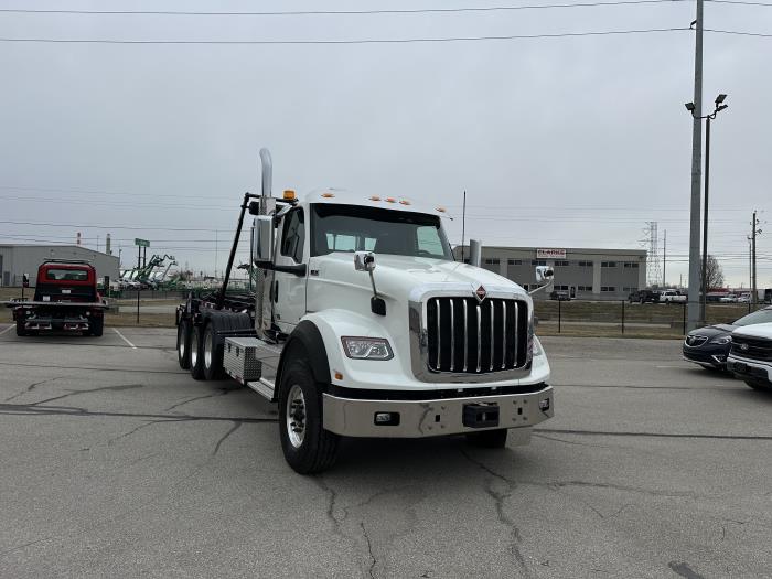 2023 International HX620-3