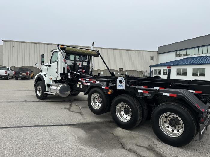 2023 International HX620-5