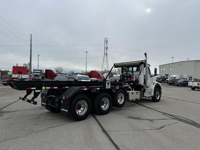 2023 International HX620-6