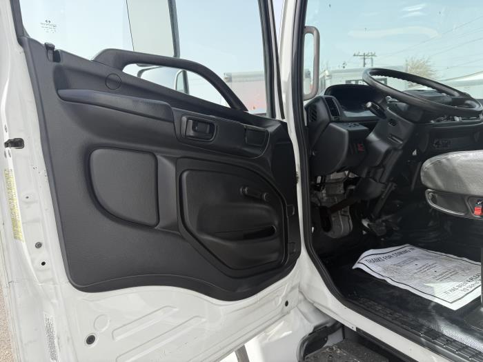 2020 Hino 268A-12