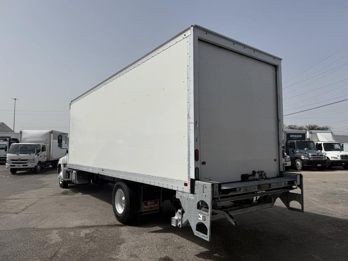 2020 Hino 268A-27