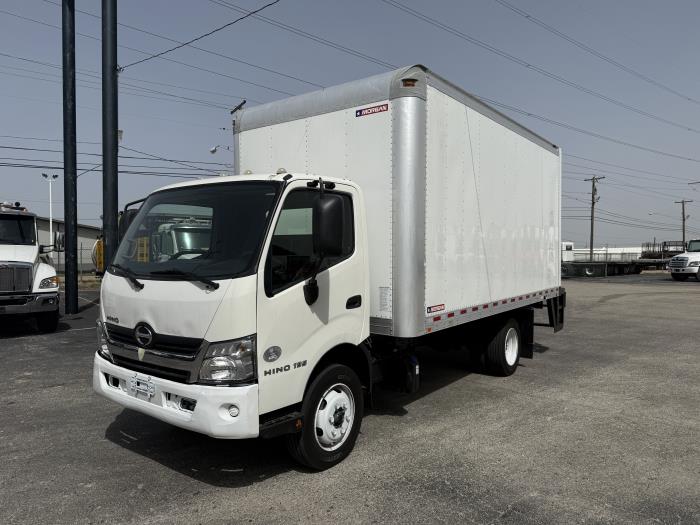 2017 Hino 195-1