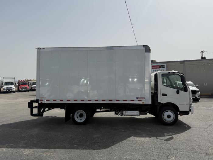 2017 Hino 195-2