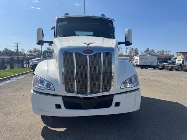 2025 Peterbilt 579-2
