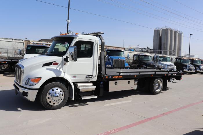 2025 Peterbilt 536-2
