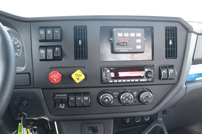 2025 Peterbilt 536-21
