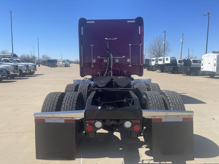 2023 Peterbilt 389-10