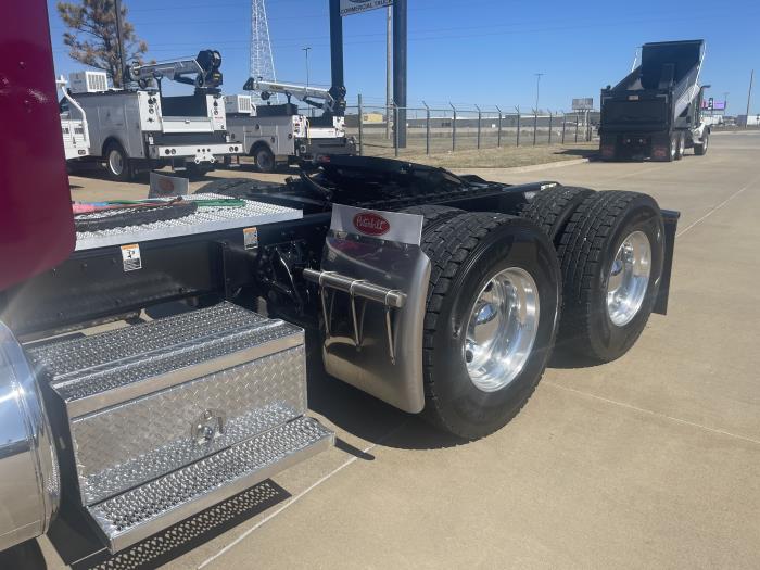 2023 Peterbilt 389-14