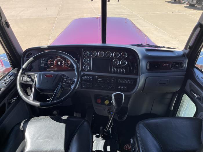 2023 Peterbilt 389-27