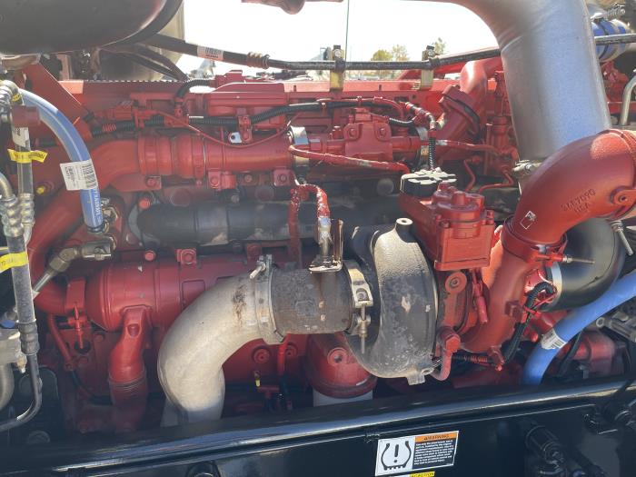 2023 Peterbilt 389-32