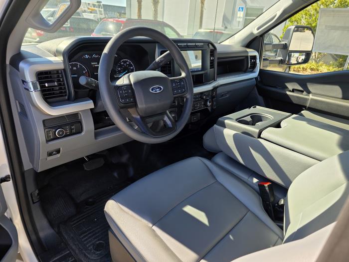 2024 Ford F-550-15