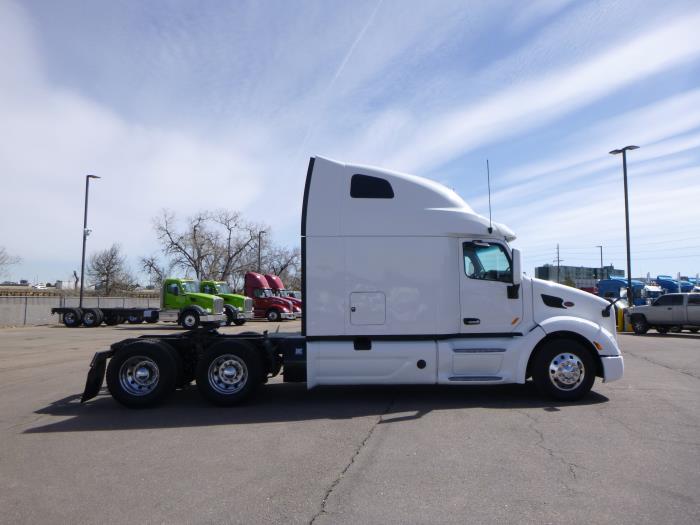 2022 Peterbilt 579-8