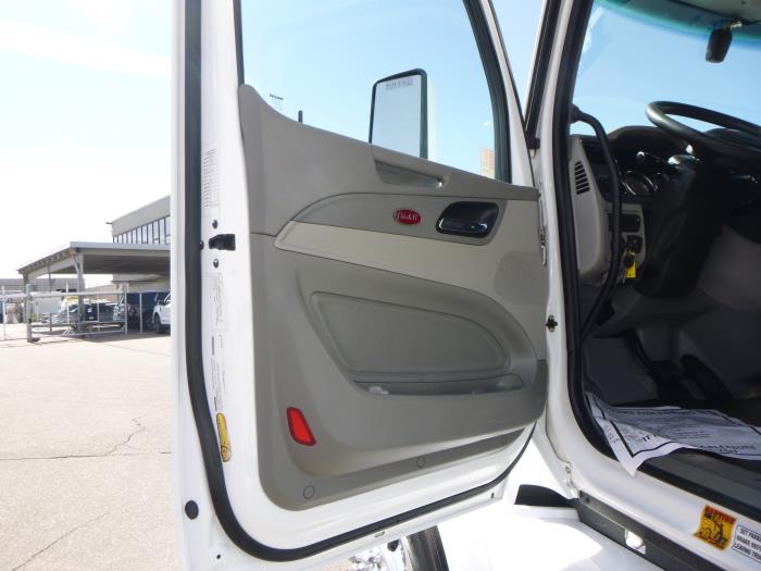 2022 Peterbilt 579-16