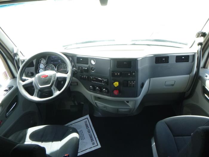 2022 Peterbilt 579-26