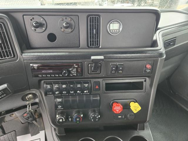 2018 International LT625-8