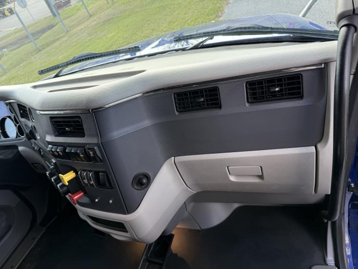 2022 Peterbilt 579-12