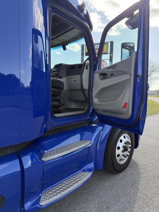2022 Peterbilt 579-10